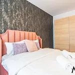 Apartman Mohost Four - Elegant Mountain Escape