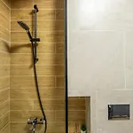 Mohost Four - Elegant Mountain Escape Apartment