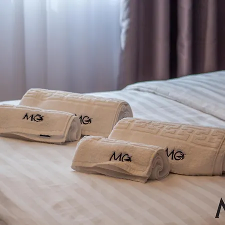 Mohost Four - Elegant Mountain Escape