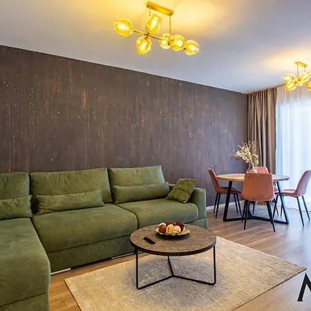 Mohost Four - Elegant Mountain Escape Апартаменты Брашов