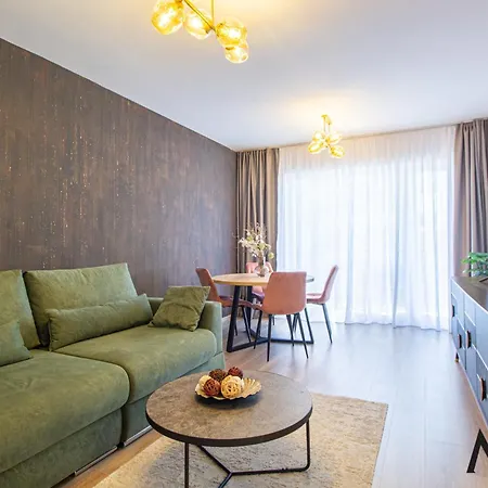 Mohost Four - Elegant Mountain Escape Appartamento