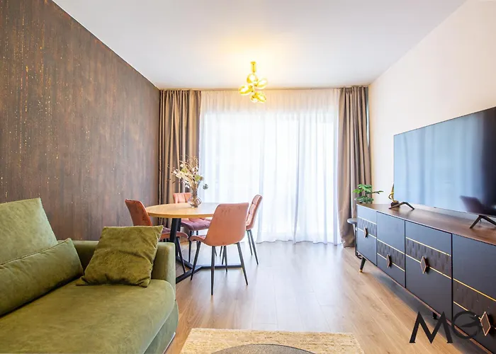 Mohost Four - Elegant Mountain Escape Апартаменты Брашов