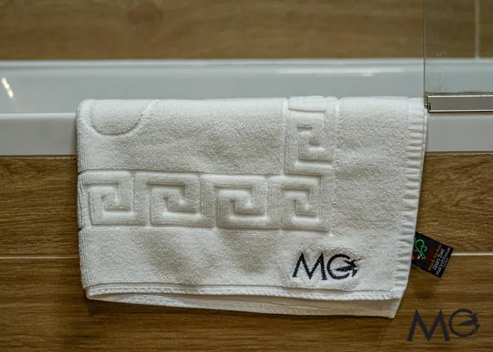 Апартаменты Mohost Four - Elegant Mountain Escape Брашов