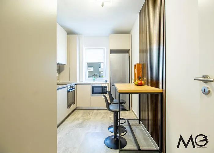 Mohost Four - Elegant Mountain Escape *