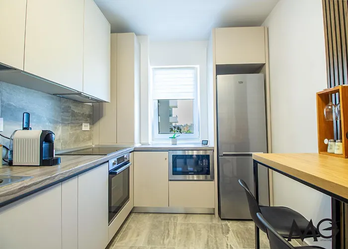 Апартаменты Mohost Four - Elegant Mountain Escape *